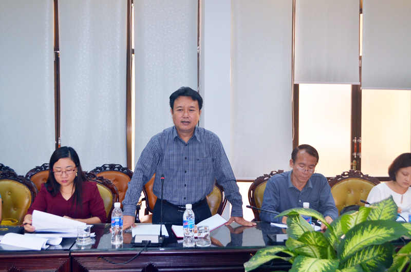 Đồng chí Nguyễn Đức Thành, Trưởng Ban Văn hóa Xã hội HĐND tỉnh, trưởng đoàn giám sát phát biểu tại buổi làm việc
