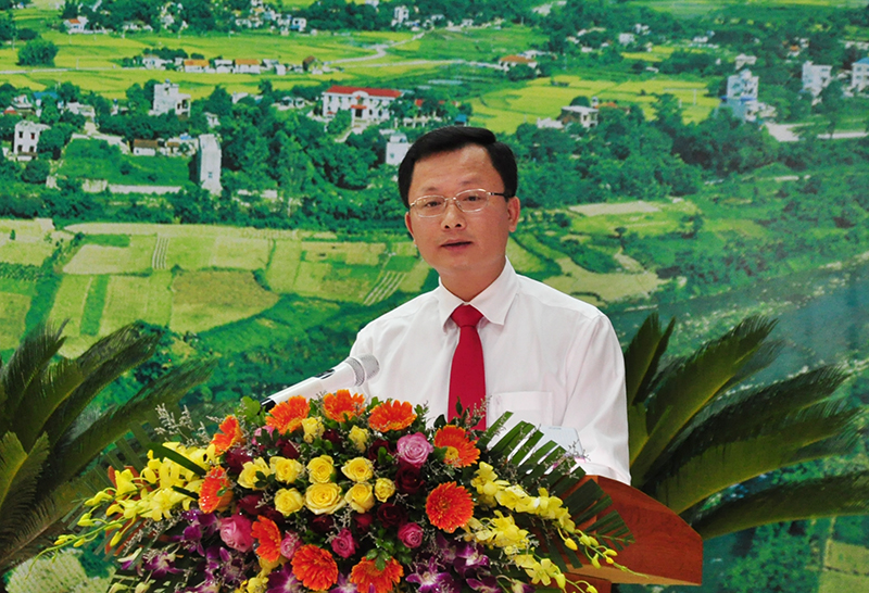 Đồng chí Cao Tường Huy, Bí thư Huyện ủy Bình Liêu phát biểu kết luận hội nghị.