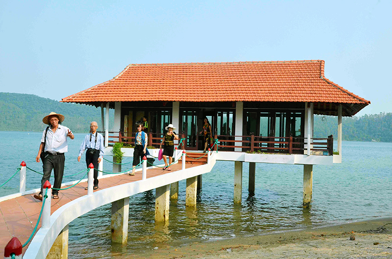 Đảo Bánh Sữa được ông Tờ xây dựng như một khu nghỉ dưỡng.