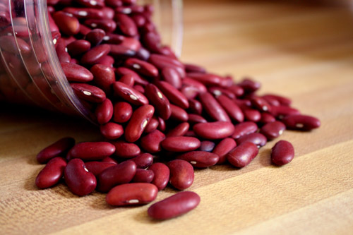 Các loại đậu, trứng, cá... giàu vitamin B6.