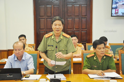 Đại tá Đỗ Văn Lực, Giám đốc Công an tỉnh Quảng Ninh phát biểu tại hội nghị.