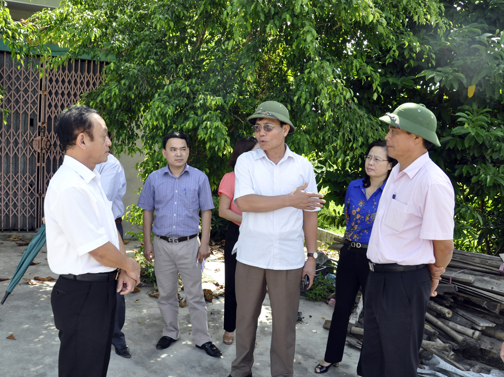 Đoàn công tác trao đổi với Trưởng ban Tuyên giáo Thị ủy Quảng Yên về công tác tuyên truyền khánh tiết trên địa bàn 