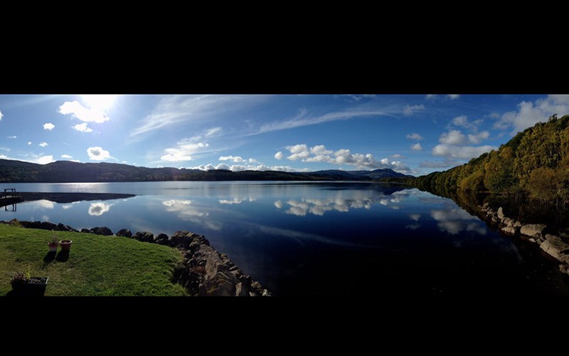   Khung cảnh tuyệt vời của mùa thu ở công viên quốc gia Trossachs.