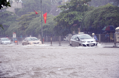 TP Hạ Long bị ngập lụt trong trận mưa lụt vừa qua.