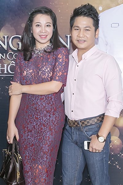 Vợ chồng Trọng Tấn trong buổi công bố liveshow "Bài ca không quên". Ảnh: HBN.