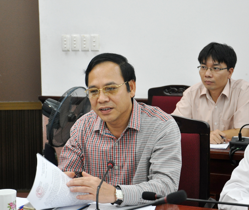 Đồng chí Đặng Huy Hậu, Phó Chủ tịch Thường trực UBND tỉnh phát biểu tại cuộc họp.