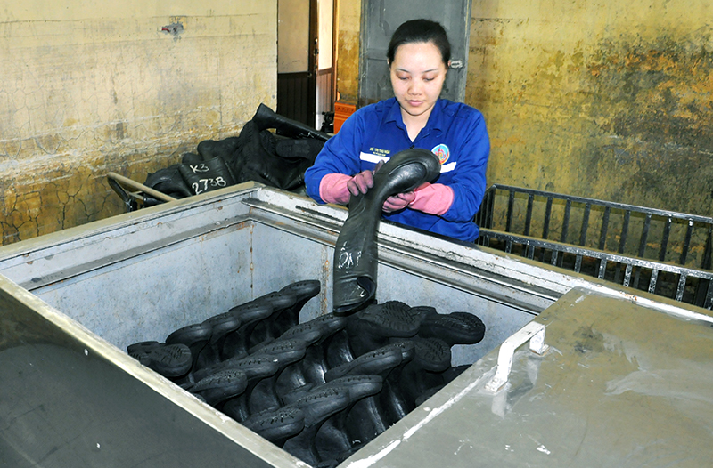 Giải pháp máy sấy ủng bảo hộ không chỉ góp phần cải thiện điều kiện việc làm cho người lao động mà còn tiết kiệm được hàng trăm triệu đồng mỗi năm cho Công ty Than Quang Hanh.