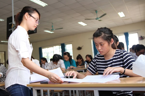 Thí sinh tham gia kỳ thi THPT quốc gia 2015. Ảnh: Hải Nguyễn