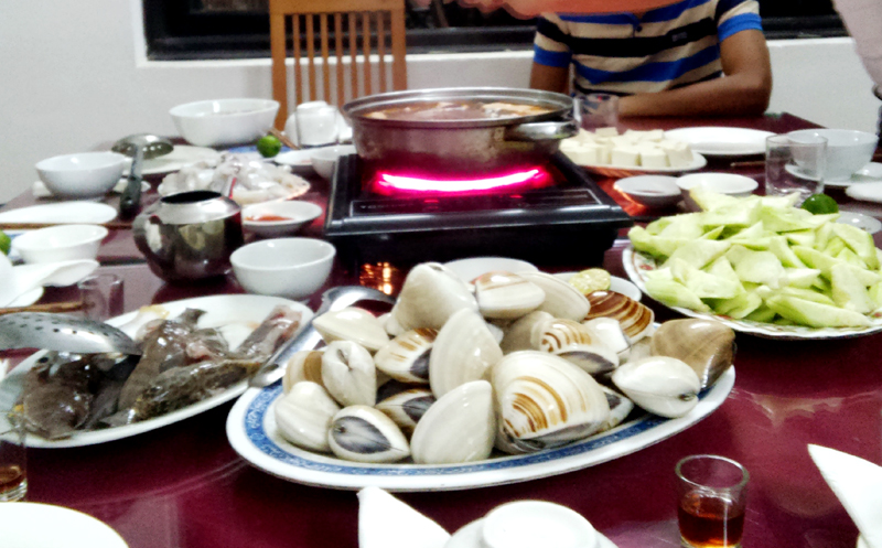 Các nguyên liệu chuẩn bị cho món lẩu cá mú.
