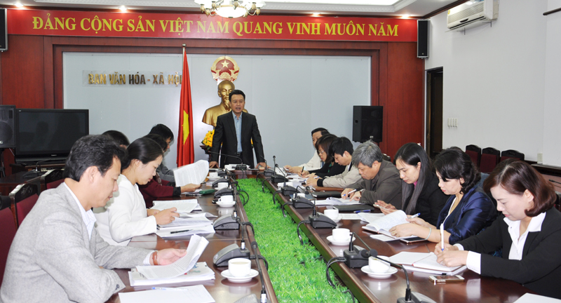 Đồng chí Nguyễn Đức Thành, Trưởng Ban Văn hóa- Xã hội HĐND tỉnh kết luận cuộc họp.