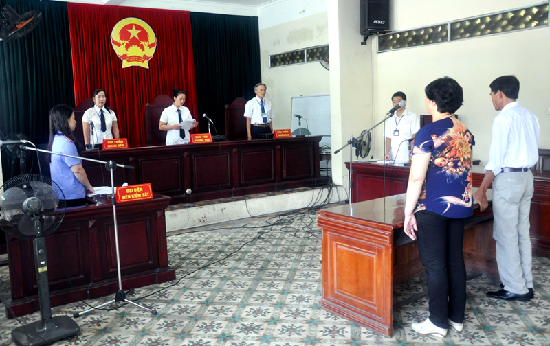 TAND TP Cẩm Phả xét xử một vụ án dân sự trên địa bàn trong tháng 8-2015.