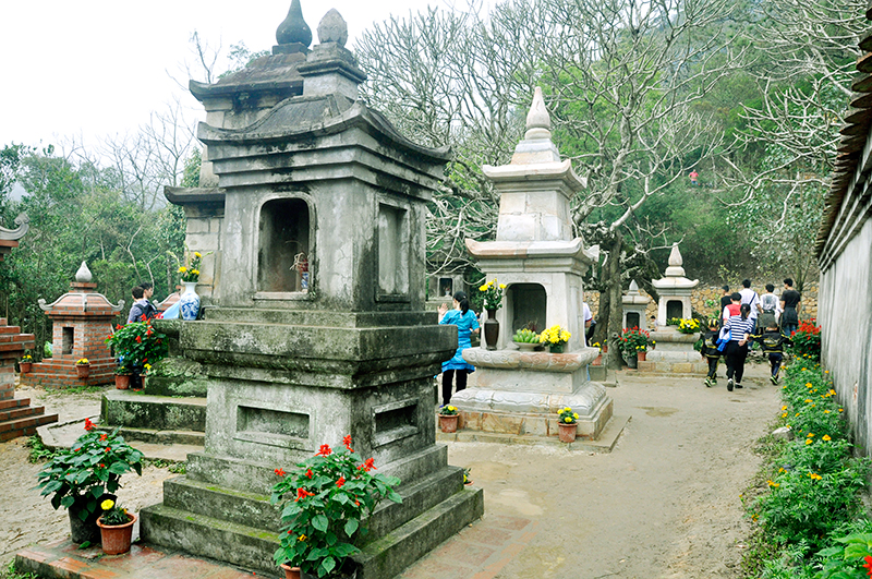 Nhiều mộ tháp ở KDT Yên Tử (TP Uông Bí) thuộc Quần thể di sản đề cử được chuyên gia của ICOMOS đánh giá cao trong việc bảo tồn.