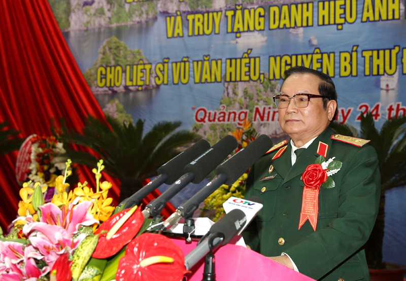 Thượng tướng Nguyễn Thế Trị, nguyên Uỷ viên TW Đảng, nguyên Tư lệnh QK3, nguyên Chỉ huy trưởng Bộ CHQS tỉnh Quảng Ninh đại diện các thế hệ lãnh đạo, chỉ huy Bộ CHQS tỉnh phát biểu tại buổi lễ.