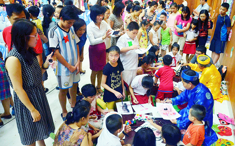 Chương trình trải nghiệm “Đêm hội trăng rằm” được tổ chức dịp Trung thu vừa qua tại Bảo tàng Quảng Ninh.