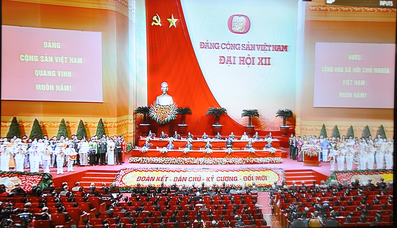 Quang cảnh phiên khai mạc Đại hội XII của Đảng.