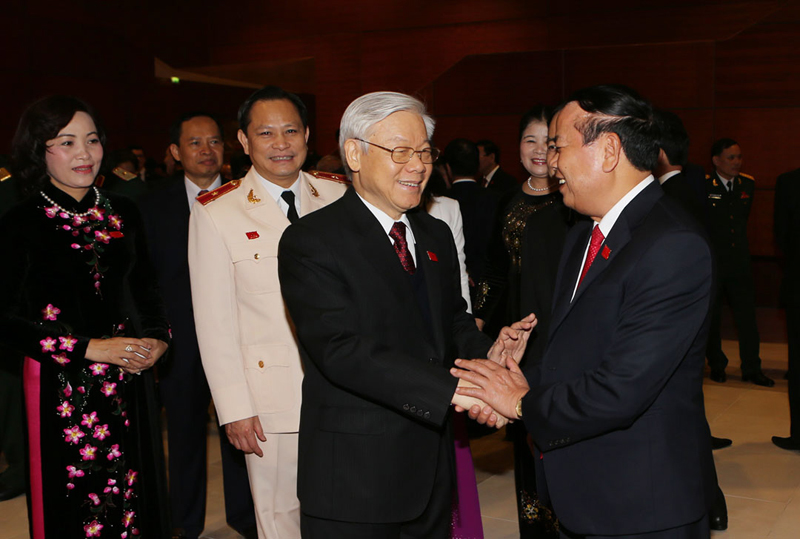 Trong ảnh: Tổng Bí thư Nguyễn Phú Trọng gặp gỡ các đại biểu dự Đại hội. Ảnh: TTXVN 