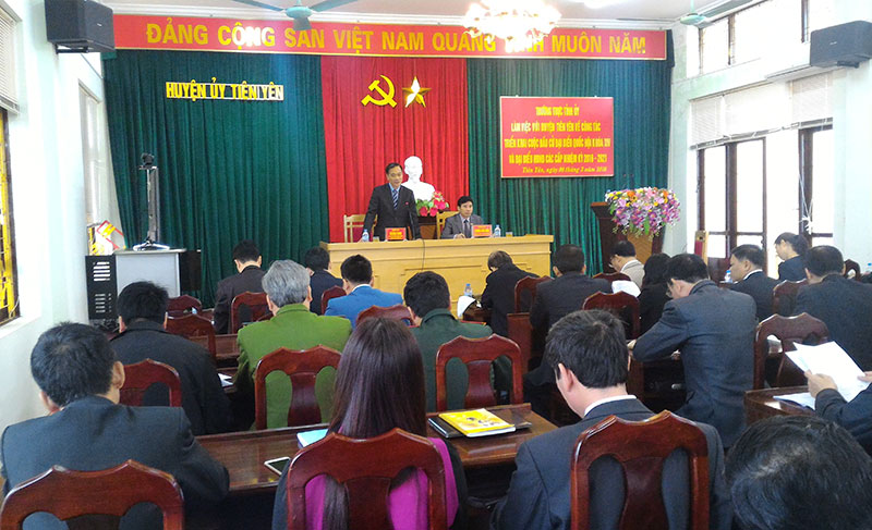 Phó Bí thư Tỉnh ủy Vũ Hồng Thanh kiểm tra công tác chuẩn bị bầu cử tại huyện Tiên Yên