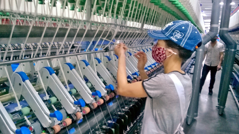 Sản xuất sợi tại Nhà xưởng kéo sợi số 1 Công ty TNHH Khoa học Kỹ thuật Texhong Ngân Hà