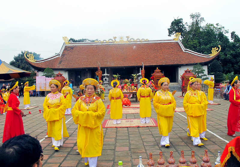 Đền Trần Hưng Đạo - miếu Vua Bà tại KDT Bạch Đằng, TX Quảng Yên đã được đầu tư tu bổ, tôn tạo khang trang.