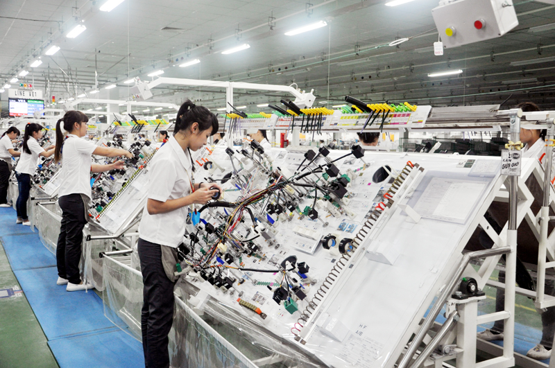 Dây chuyền sản xuất hệ thống dây dẫn và các cụm thiết bị điện ô tô tại Công ty Yazaki Hải Phòng Việt Nam, KCN Đông Mai (TX Quảng Yên).