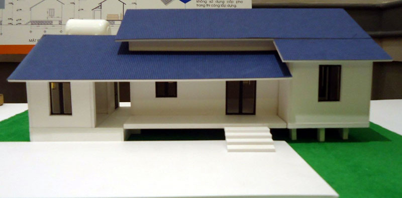 Mô hình Nhà chống lũ được xây dựng bằng tấm bê tông 3D Panel ở Khu tái định cư Khe Mươi, xã Đại Thành.