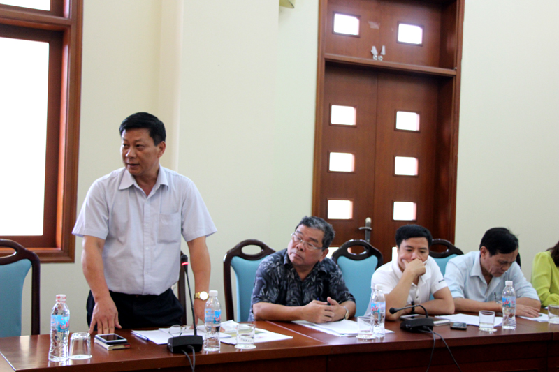 Đồng chí Hoàng Chí Dũng, Phó Tổng Biên tập Báo Quảng Ninh phát biểu tại buổi họp báo/
