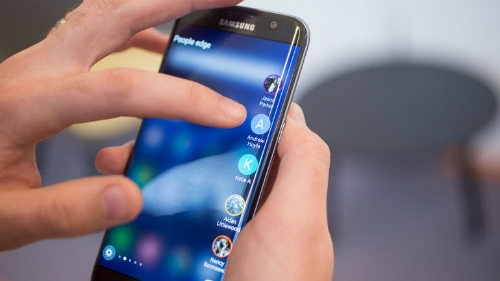 Samsung Galaxy S7 và S7 edge đang có giá tương ứng là 15.990.000 và 18.490.000 đồng tại Việt Nam.