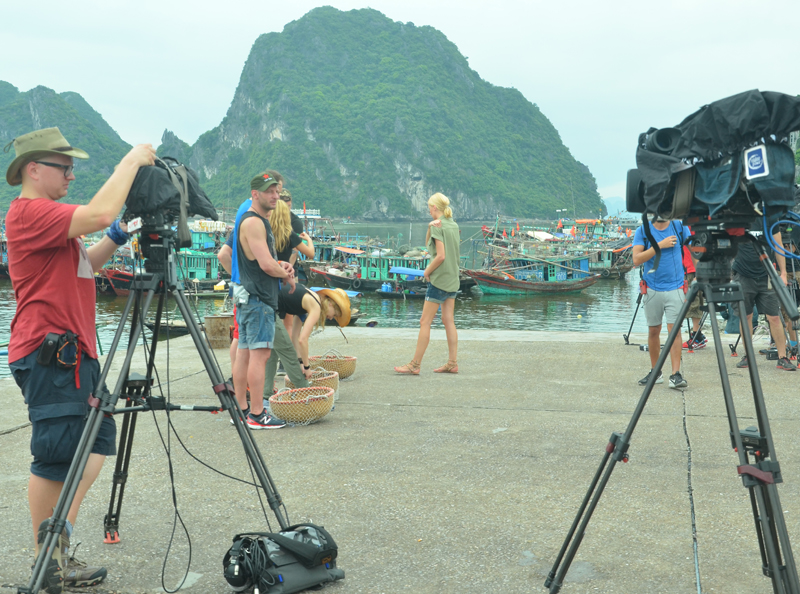 Cảnh quay được thực hiện tại khu vực chợ cá thành phố Hạ Long.