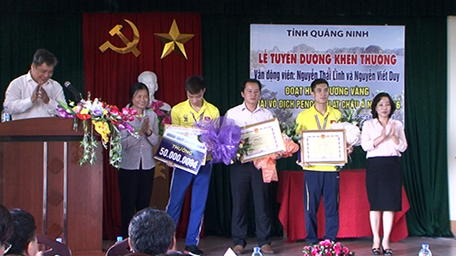 Tặng bằng khen và 100 triệu đồng cho 2 VĐV đoạt HCV tại Giải Pencak Silat châu Á 2016