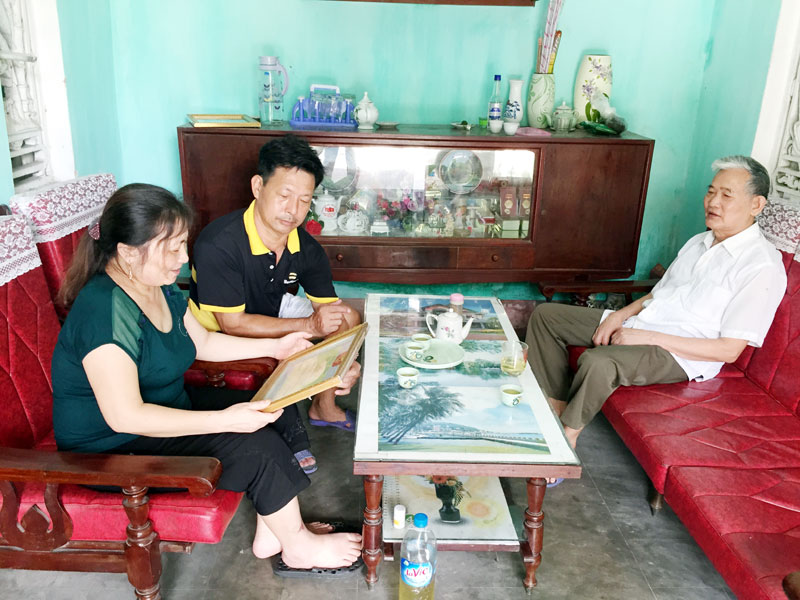 Hộ ông Phạm Văn Hùng (thôn Yên Khánh, xã Yên Đức, TX Đông Triều) là một trong nhiều gia đình hiếu học của địa phương.