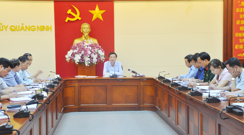 Đồng chí Nguyễn Văn Đọc, Bí thư Tỉnh ủy, Chủ tịch HĐND tỉnh chủ trì buổi làm việc
