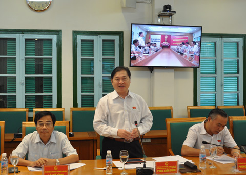 Đồng chí Phạm Xuân Dũng, Ủy viên TƯ Đảng, Ủy viên UBTV Quốc hội, Chủ nhiệm UB KHCN&MT phát biểu tại buổi làm việc