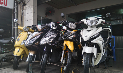 Xe máy qua sử dụng được bày bán tại một cửa hàng ở quận Phú Nhuận, TP.HCM.