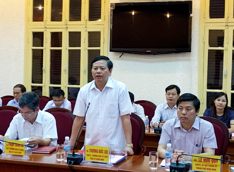 Đồng chí Trương Đức Lộc, Trưởng Ban Tổ chức Tỉnh ủy Ninh Bình cảm ơn sự chia sẻ chân tình, cởi mở của Quảng Ninh đối với đoàn