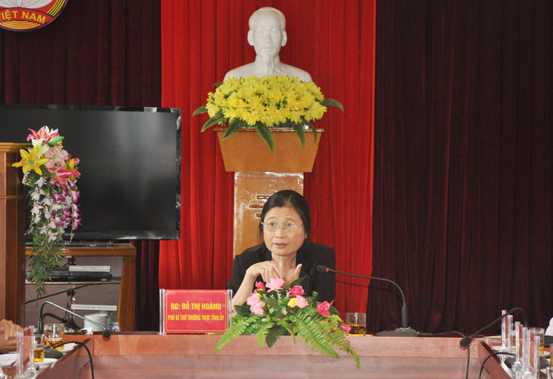 Đồng chí Đỗ Thị Hoàng, Phó Bí thư Thường trực Tỉnh ủy phát biểu chỉ đạo tại buổi làm việc