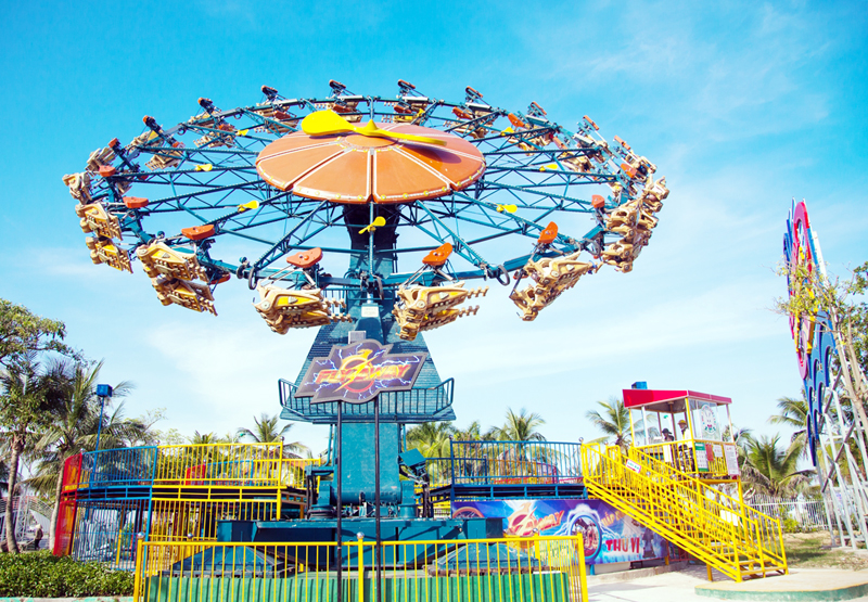 Công viên giải trí Thỏ trắng, Tuần Châu, với những trò chơi cảm giác mạnh, là một địa điểm giải trí thu hút nhiều du khách trẻ.