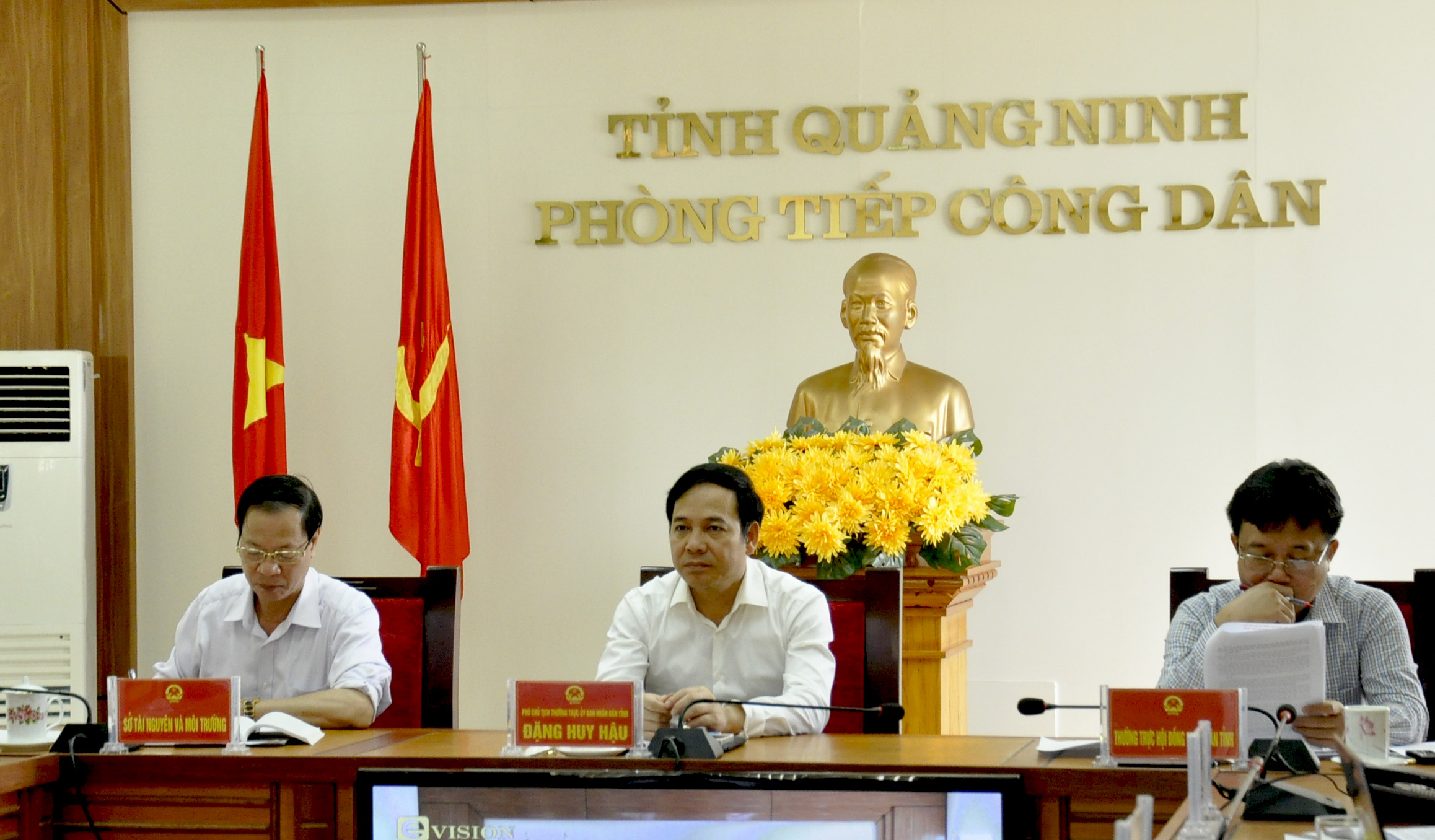Đồng chí Đặng Huy Hậu, Phó Chủ tịch Thường trực UBND chủ trì buổi tiếp công dân thường kỳ tháng 7-2016