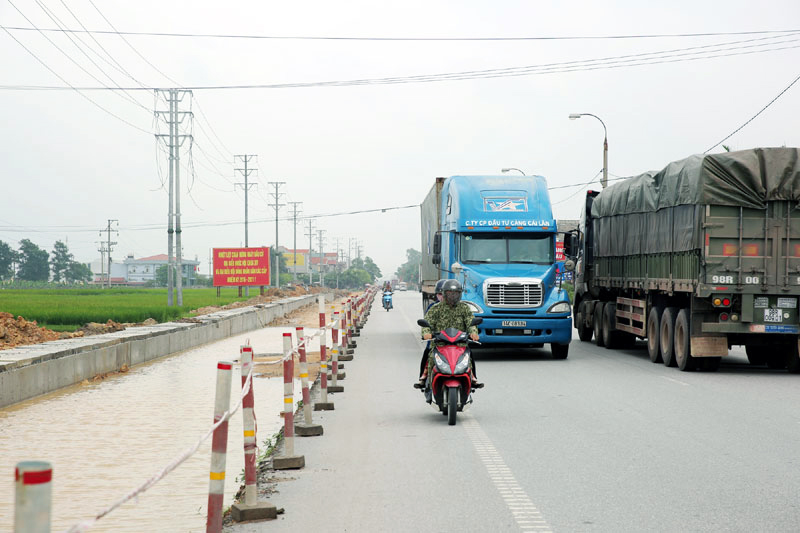 Mặt bằng qua địa phận phường Kim Sơn (TX Đông Triều) đã được bàn giao cho đơn vị thi công Dự án cải tạo, nâng cấp Quốc lộ 18, đoạn Bắc Ninh - Uông Bí.