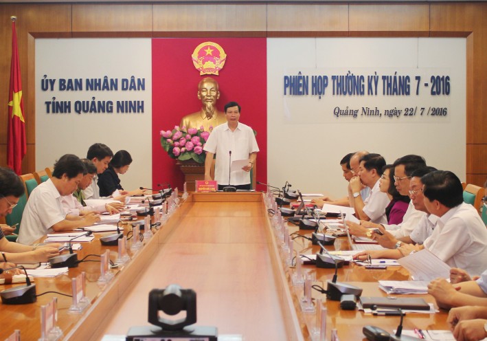 Đồng chí Nguyễn Đức Long, Chủ tịch UBND tỉnh phát biểu kết luận phiên họp