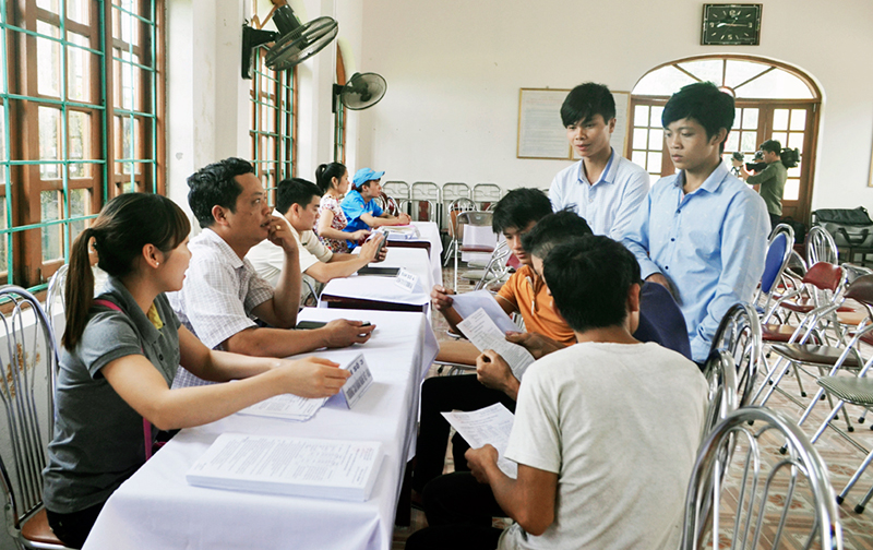 Ban Tuyển sinh Trường Cao đẳng nghề Việt - Hàn (huyện Hoành Bồ) tuyển sinh tại xã Đồn Đạc, huyện Ba Chẽ.