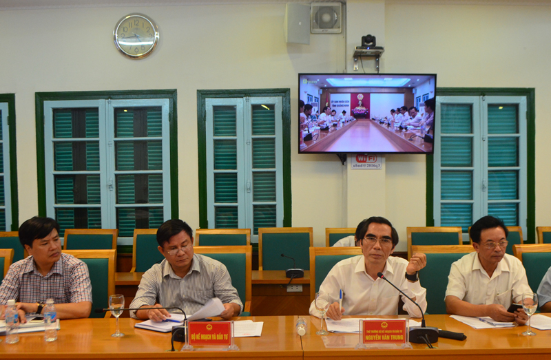 Đồng chí Thứ trưởng Bộ Kế hoạch và Đầu tư Nguyễn Văn Trung phát biểu tại buổi làm việc.