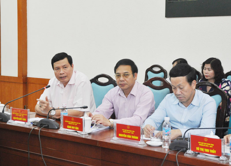 Đồng chí Nguyễn Đức Long, Phó Bí thư Tỉnh ủy, Chủ tịch UBND tỉnh tham gia ý kiến tại hội nghị