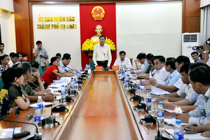 Đồng chí Nguyễn Văn Đọc, Bí thư Tỉnh uỷ, Chủ tịch HĐND tỉnh phát biểu kết luận buổi đối thoại 