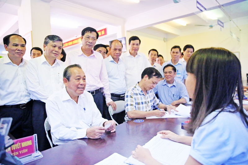 Đồng chí Phó Thủ tướng đánh giá cao việc thí điểm hoạt động hành chính công cấp huyện tại Quảng Ninh.