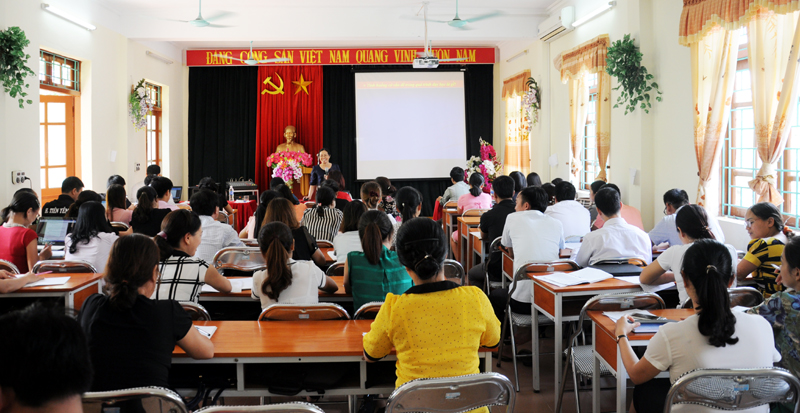 Phòng GDĐT huyện tập huấn “Nâng cao kỹ năng dạy học, kỹ thuật dạy học nhằm phát triển năng lực học sinh năm học 2016-2017” tại Trường THCS thị trấn Tiên Yên.