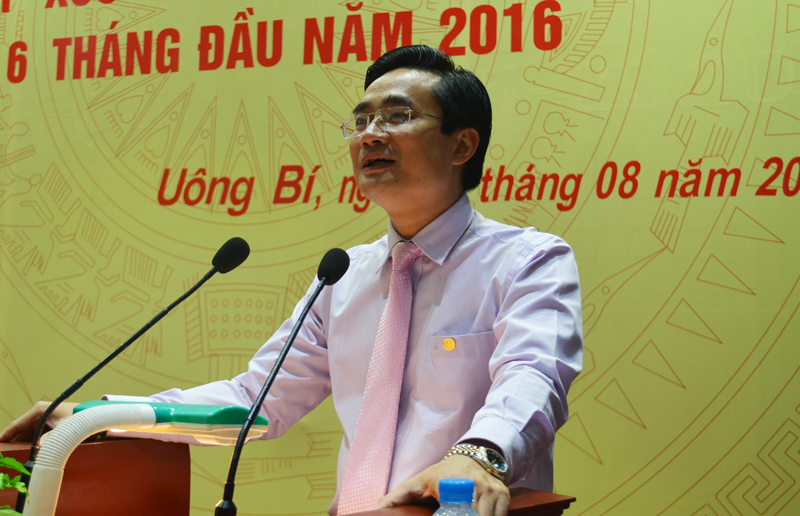 Đồng chí Nguyễn Anh Tú, Chủ tịch UBND TP UÔng Bí cho thành lập đường dây nóng phục vụ doanh nghiệp
