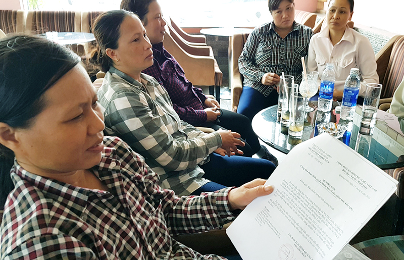 Rất nhiều CNLĐ đã chấm dứt hợp đồng lao động tại Công ty TNHH Sản xuất vật liệu xây dựng Kim Sơn bức xúc về việc Công ty nợ BHXH 6 năm qua khiến quyền lợi của họ bị “treo”.