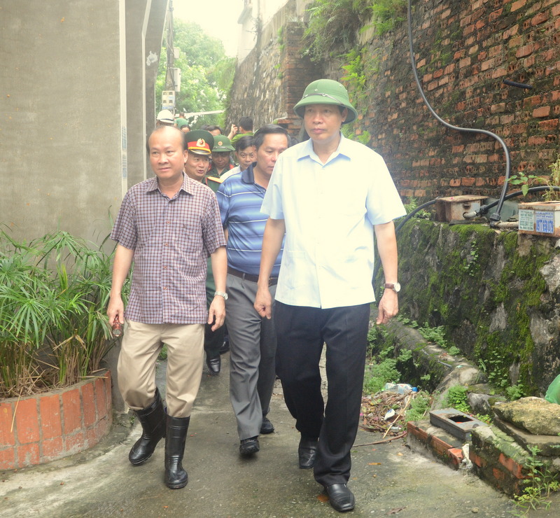 Đồng chí Nguyễn Đức Long, Chủ tịch UBND tỉnh đi kiểm tra thực tế trong sáng ngày 20/8