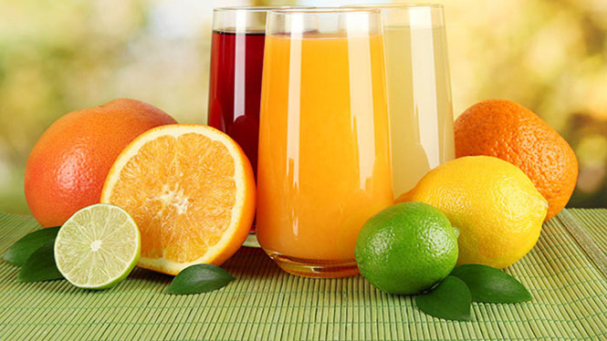 Nước ép cam chứa nhiều dưỡng chất cải thiện sức khỏe tim mạch - Ảnh: Shutterstock