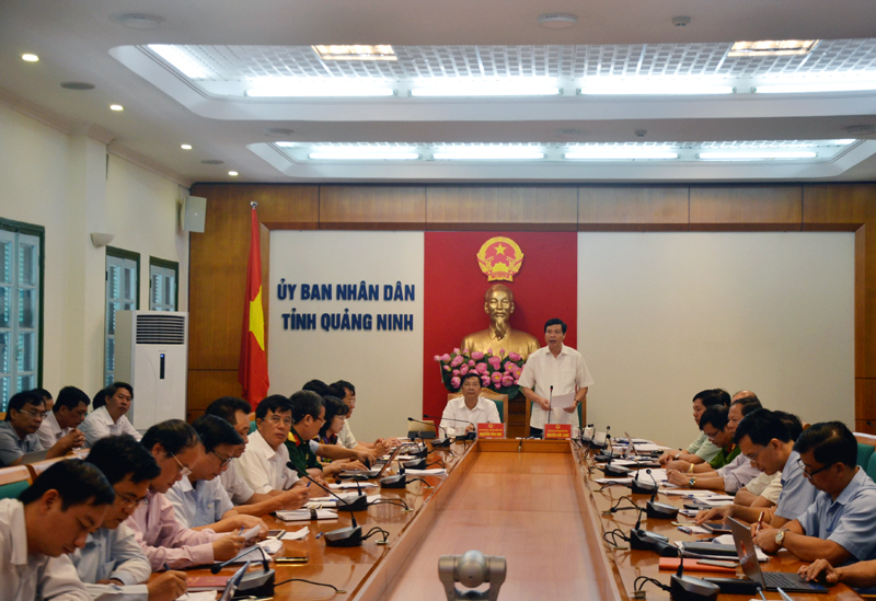Đồng chí Nguyễn Đức Long, Chủ tịch UBND tỉnh phát biểu kết luận phiên họp